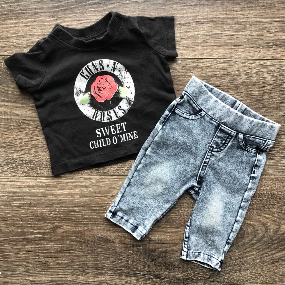 🚫SOLD🚫 H&M Newborn Guns ‘n Roses Tee & Acid Washed Jeggings